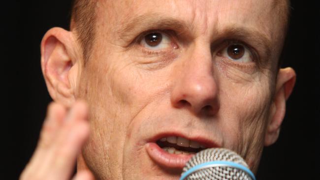 #BREAKING Steve Moneghetti named Chef de Mission for <a href="/thecgf/">Commonwealth Sport</a> bit.ly/1UU2eOk