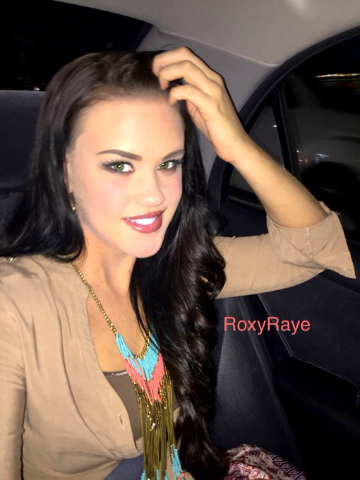 Hooray to having a good hair day in this humidity. 👍Happy Wednesday! #humpday https://t.co/iBn8olt7I<a href="/tag/humpday"class="tags"><span>#humpday</span></a>