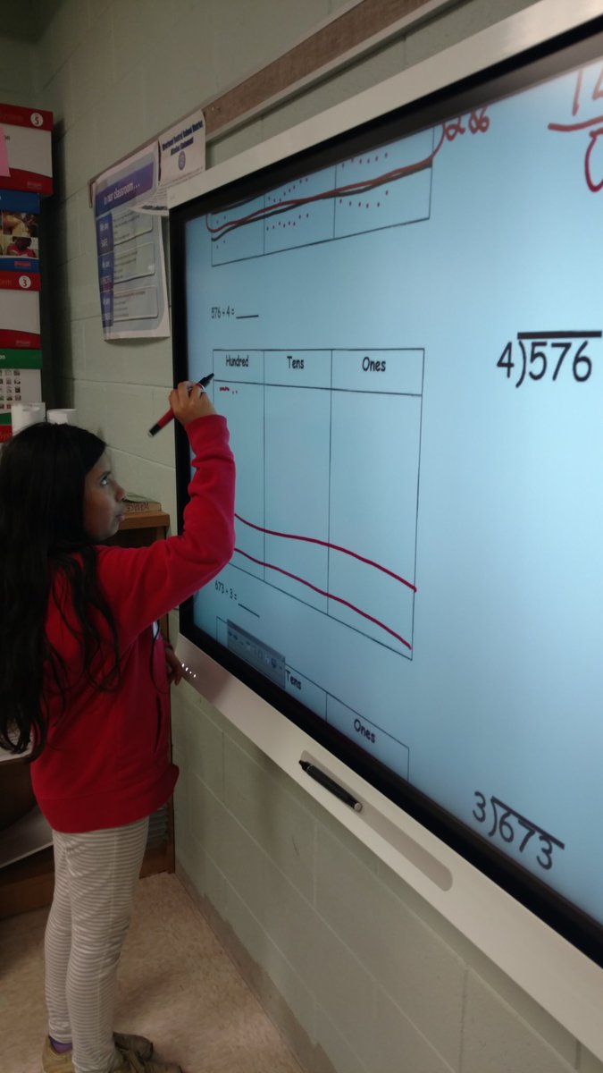 LWallace4u's tweet photo. So thankful for our new Smart board.The students are loving the integration of technology. @PhillipsAveElem #phwaves https://t.co/KNwOWgIsP4