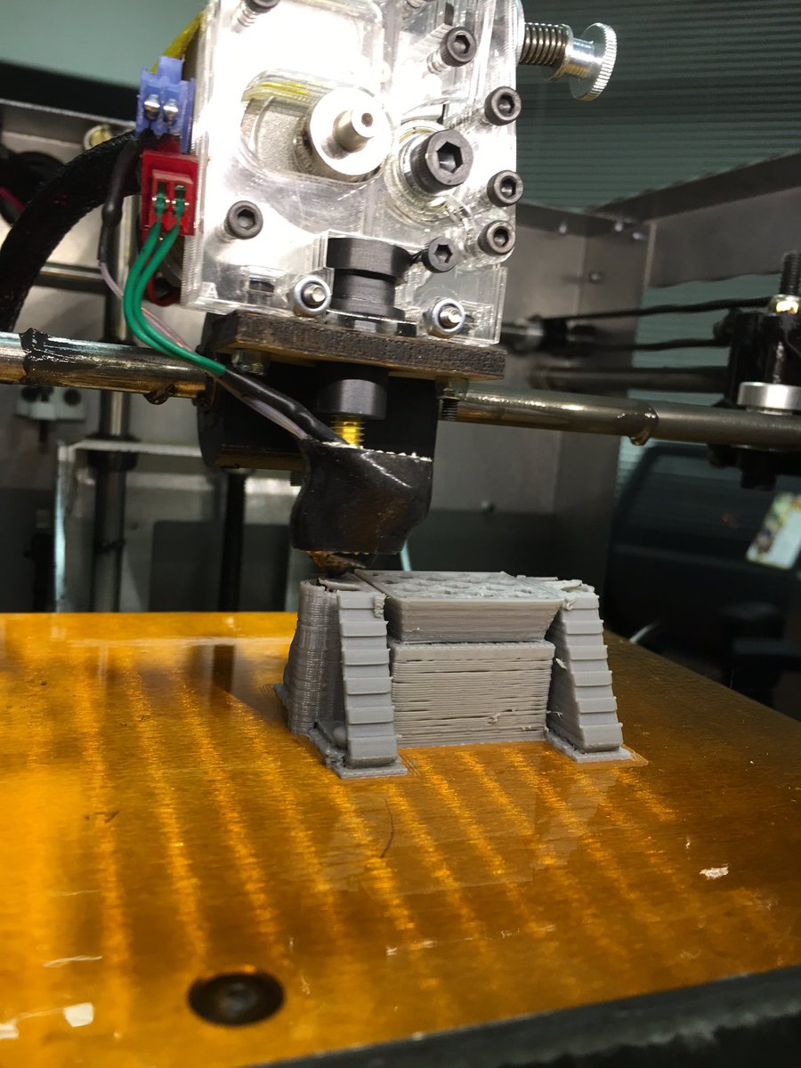 theminibotz's tweet photo. Gizmo being 3D printed only like 6 more hours to go #solidworks #solidoodle #my3dprinter https://t.co/YaUQIFt1YN