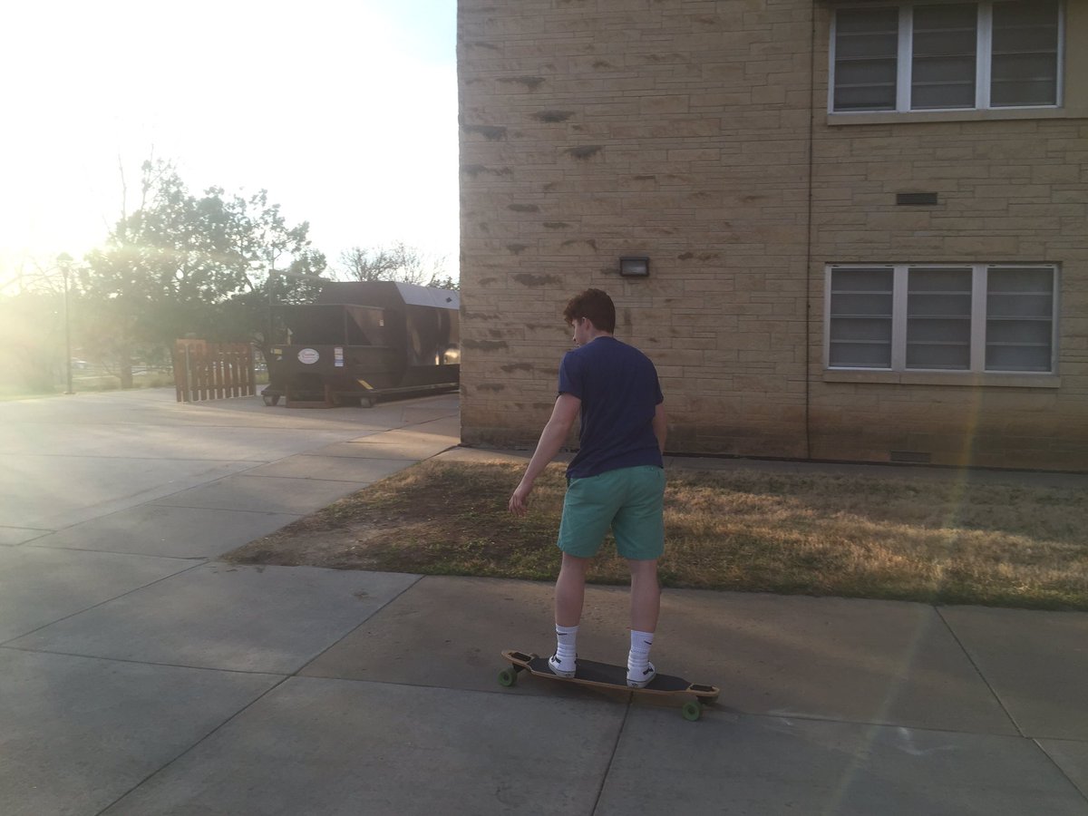 TheOutdoorProf's tweet photo. Sharing for a student "taking advantage of this beautiful weather &amp; trying 2 learn how 2 skateboard" #TUPlay #THPlay https://t.co/rgIfV6bvBU