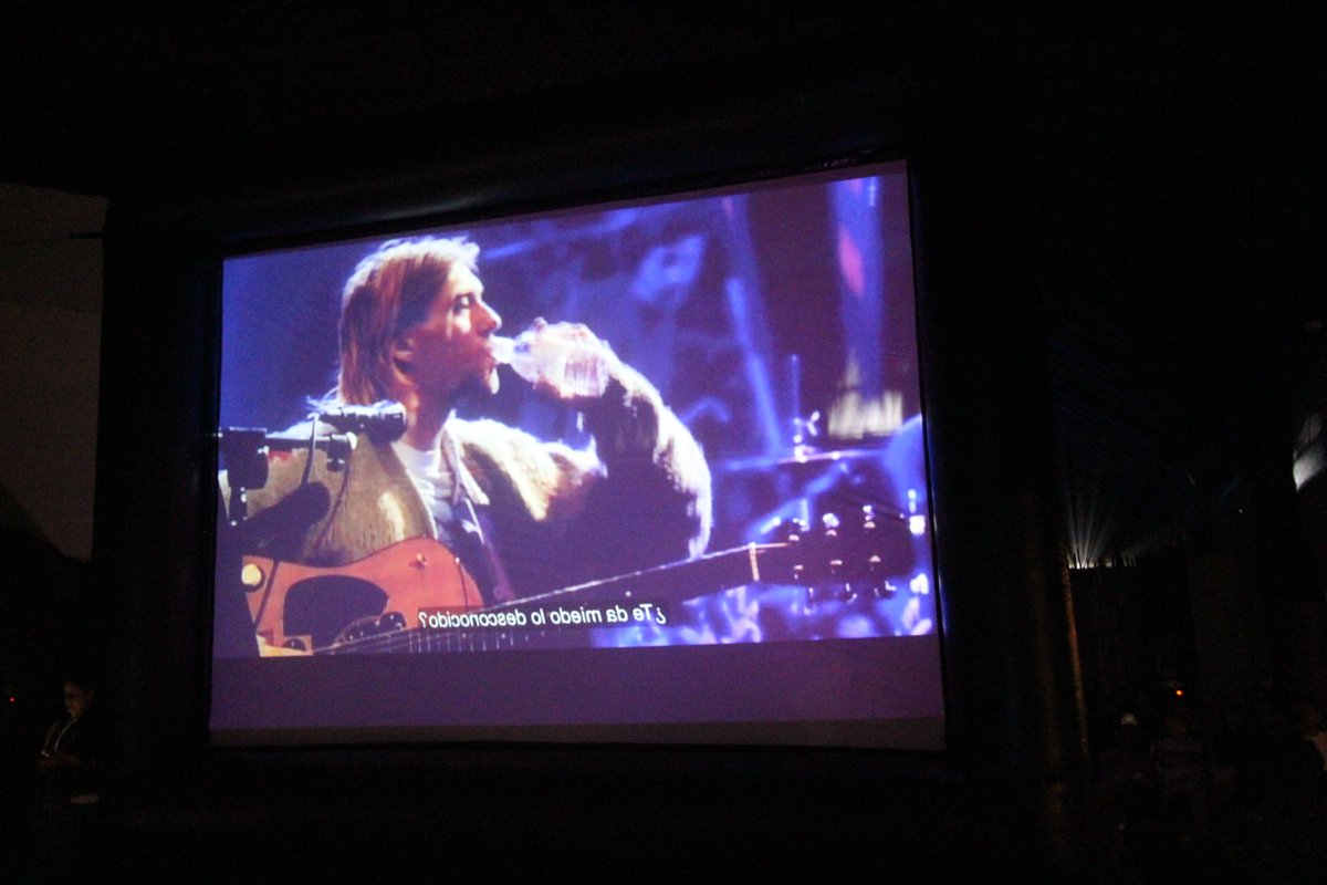 Playahit's tweet photo. En 
 #NochesDeCineFrenteAlMar "Cobain: Montage of Heck" 
@el_cineclub eleva hasta el #Nirvana al @blueparrotplaya https://t.co/IvdxPi5Ken