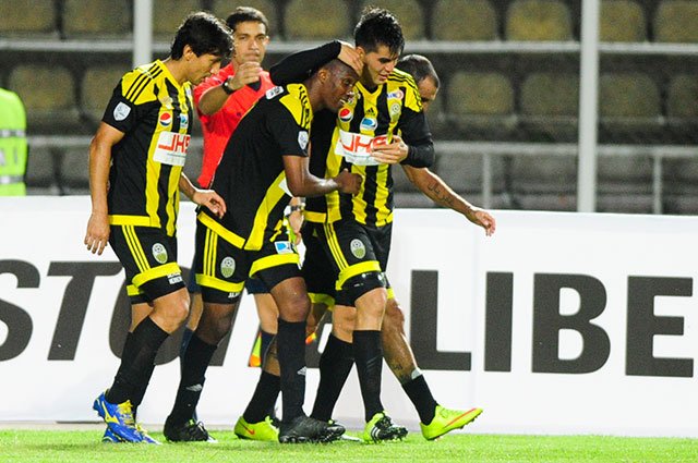 Pumas pierde invicto en Libertadores - CdJ7onpWAAEPnT2