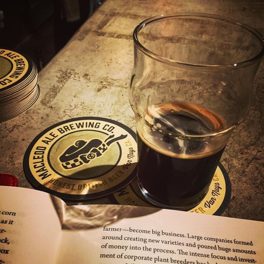 douglaswelch's tweet photo. https://t.co/SVqyN5tx9o Brew, books, music on vinyl and gaming tonight @macleodale ! #beer #games #gaming #magicth… https://t.co/DHEG13WAtT