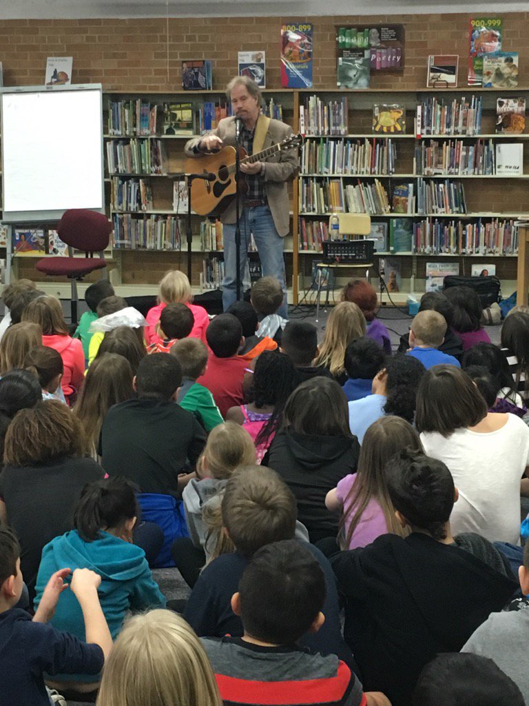 JacqueSorensen's tweet photo. Author Douglas Wood visiting with Hawthorne students. #Hawthorne #ALASconnectED https://t.co/8ZjsywcRwt