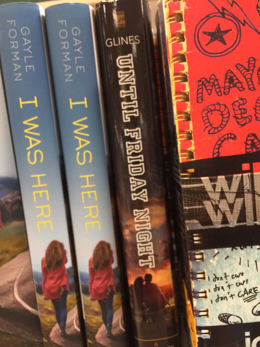 annabooknerd's tweet photo. "@nirvanadavi: When you're browsing through Barnes &amp; Noble and see @AbbiGlines on the shelves! 😍❤️📚 https://t.co/vGZeGe1Rf2"yes