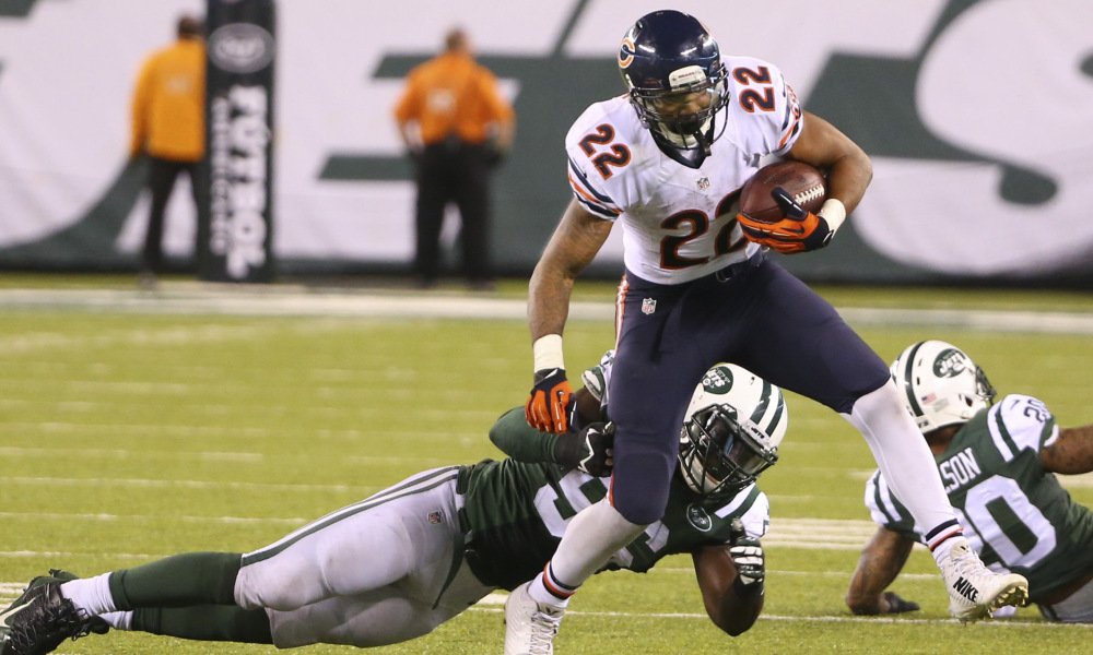 SPORTalkJets's tweet photo. RETWEET if you LOVE the Matt Forte signing! Brings a whole new element to the Jets backfield #NewYearNewJets #Forte https://t.co/vcR3C6wXDu