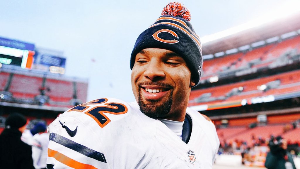 SPORTalkJets's tweet photo. RETWEET if you LOVE the Matt Forte signing! Brings a whole new element to the Jets backfield #NewYearNewJets #Forte https://t.co/vcR3C6wXDu