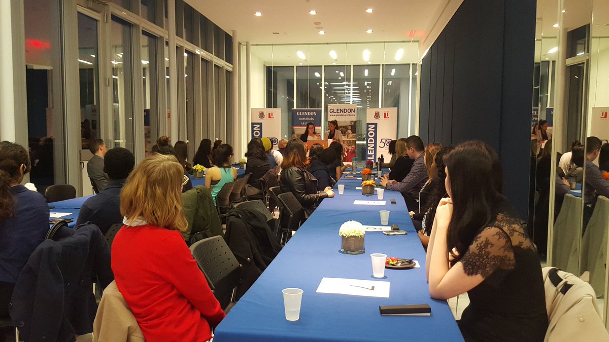 chrissy_sc's tweet image. Awesome event! "@GlendonAlumni: Le reseautage rapide commence! 5min to connect #GLConnects #GL50 #GLAlumni https://t.co/kYiO0zebuj"