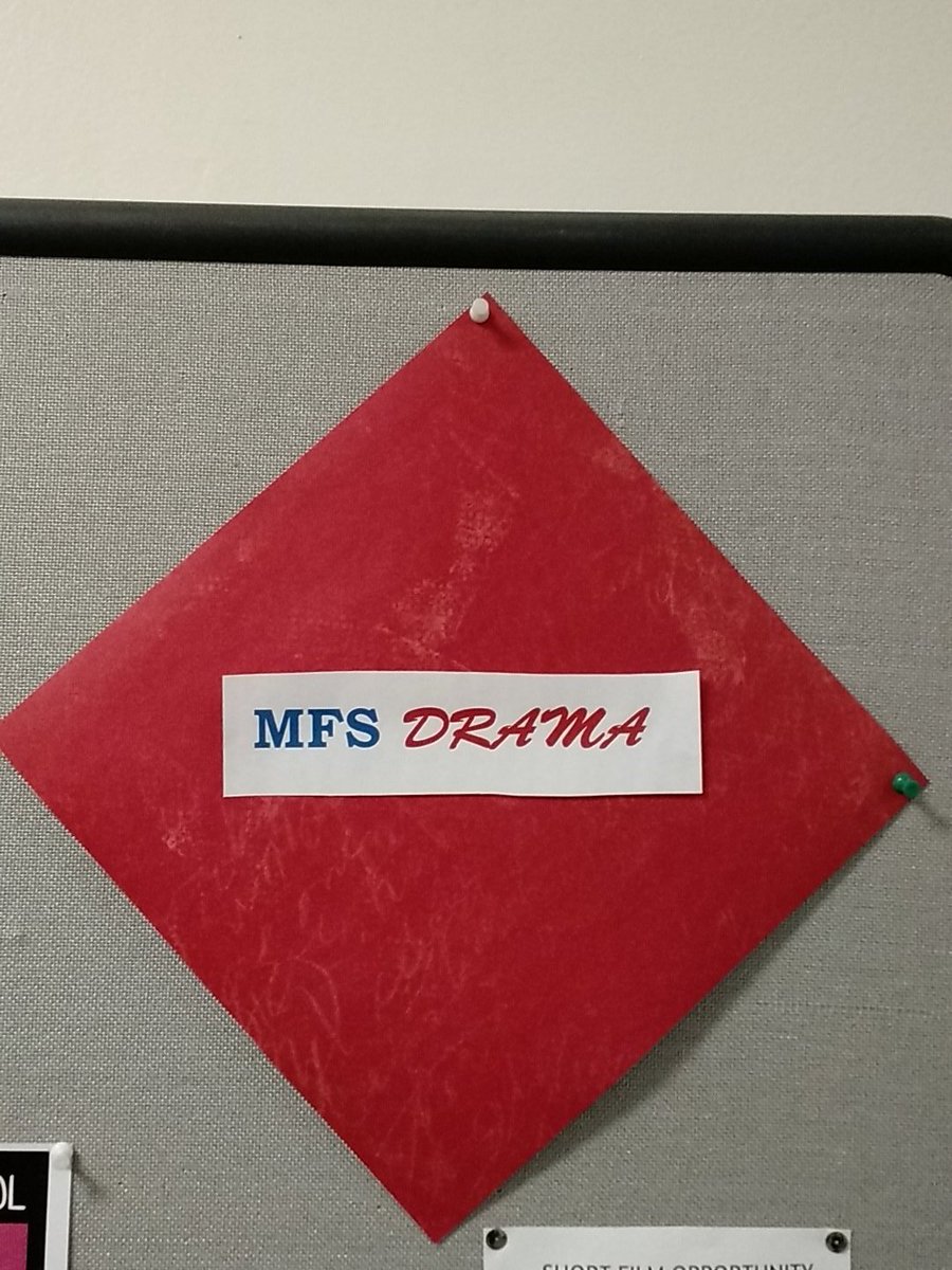 LetsGetWetFoxes's tweet photo. Can we move this to the freshman hallway? https://t.co/oSfKSd3JUW