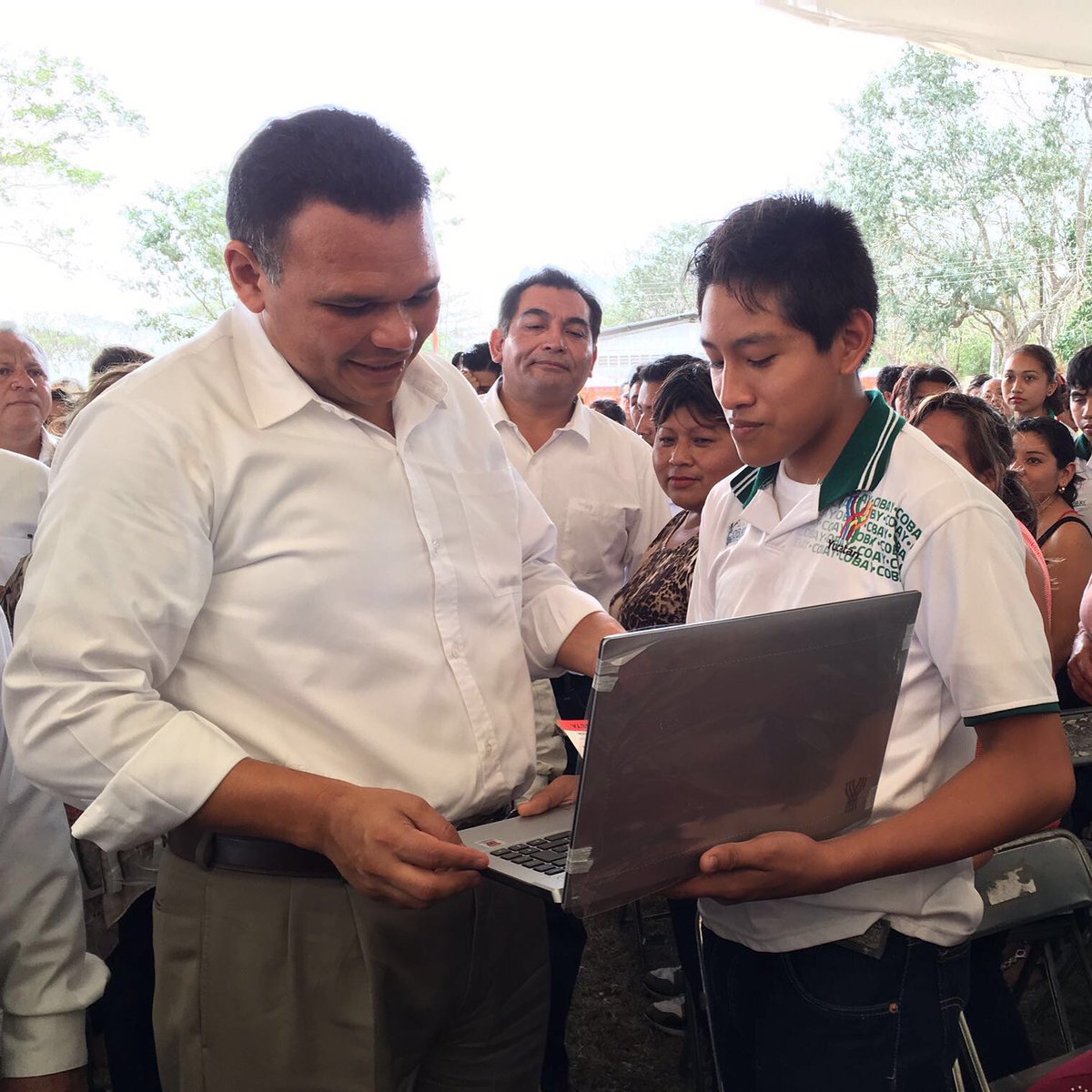 RolandoZapataB's tweet photo. Con #BienestarDigital seguimos apostándole al talento de nuestros jóvenes como Guillermo González del Cobay Temax. https://t.co/JwFdvGgXXe
