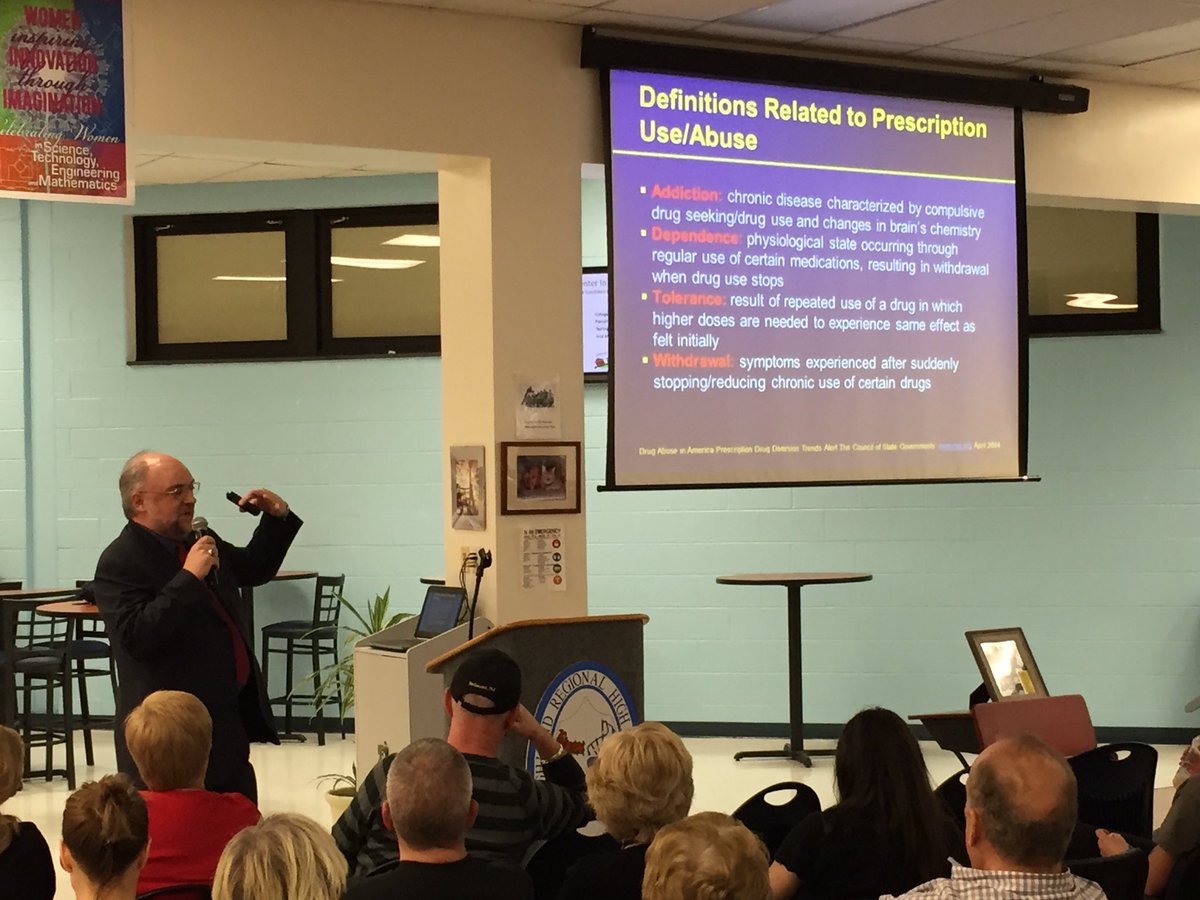 GloTwpPolice's tweet photo. Pharmacist Bill Lynch speaking @HighlandHS about dangers of drug abuse. #GTPD @CamCoAddiction https://t.co/DwvUGQkxDj