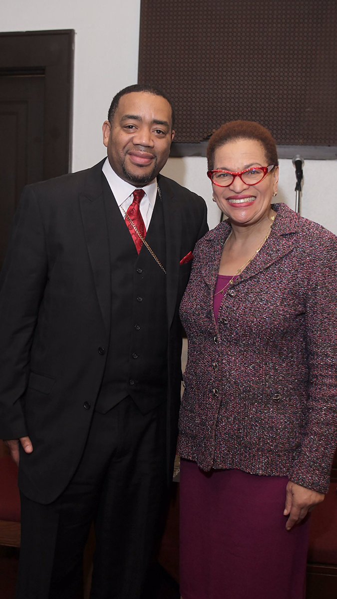 TalbertSwan's tweet photo. Thank you to the one and only Dr. @drjlastword for speaking @ 6th Annual Lift Every Voice Lecture Series #LEV2016 https://t.co/v8DdZibcAw