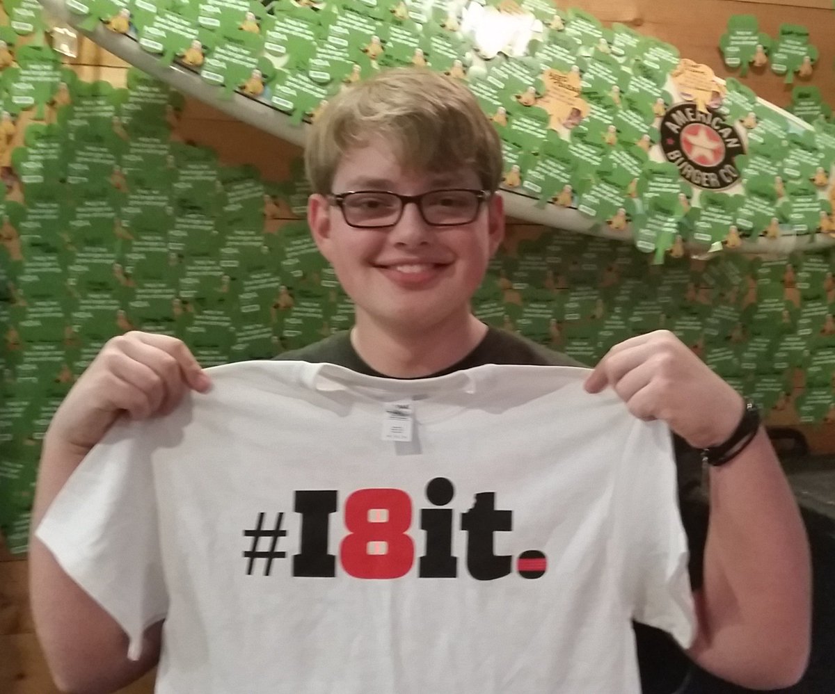 ABCRivergate's tweet photo. @ABCRivergate #I8it. #RoadStar Winners @AmerBurgerCo https://t.co/LtQ98gQGOv