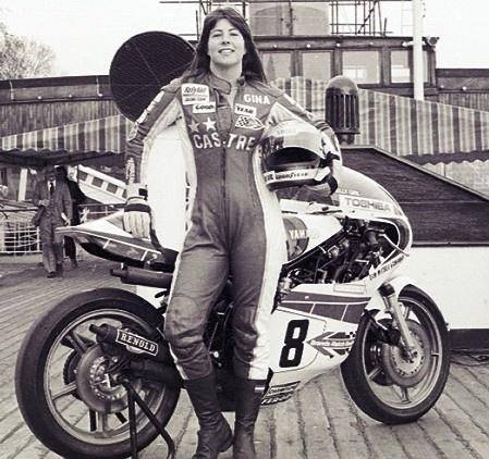 Nogaro 1982. Most of the top riders boycotted the #FrenchGP in protest of the unsafe track conditions, and Gina Bovaird became the first (and only to date) female rider to start a premier-class race.