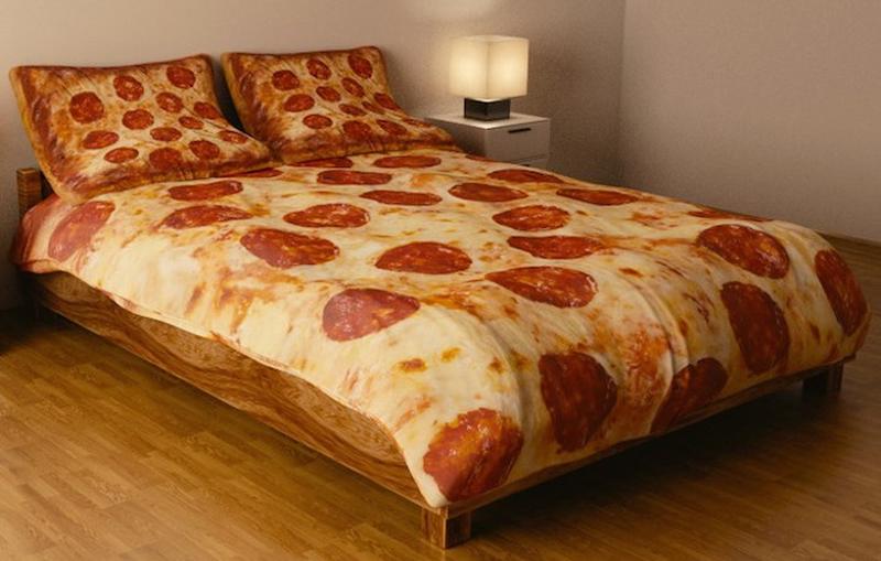 OTTYCB's tweet image. Turn your bed into a huge pizza: buff.ly/1R6bFKW ( #yum #hungry #pizza #fun #crazy ) Tag a pizza lover :)
