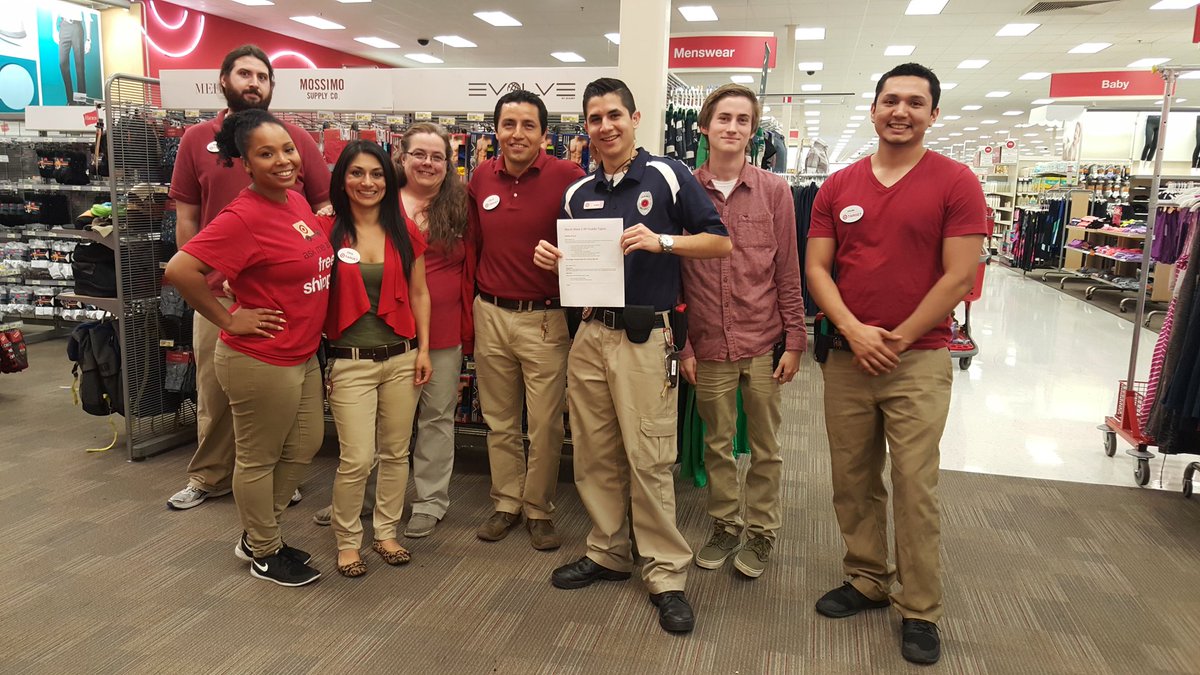 DA23AP's tweet photo. Week 2 Shortage Huddle at the Fitting Room was a success!  #shortageawareness #r200marchoutshortage https://t.co/m68JCLUnGE