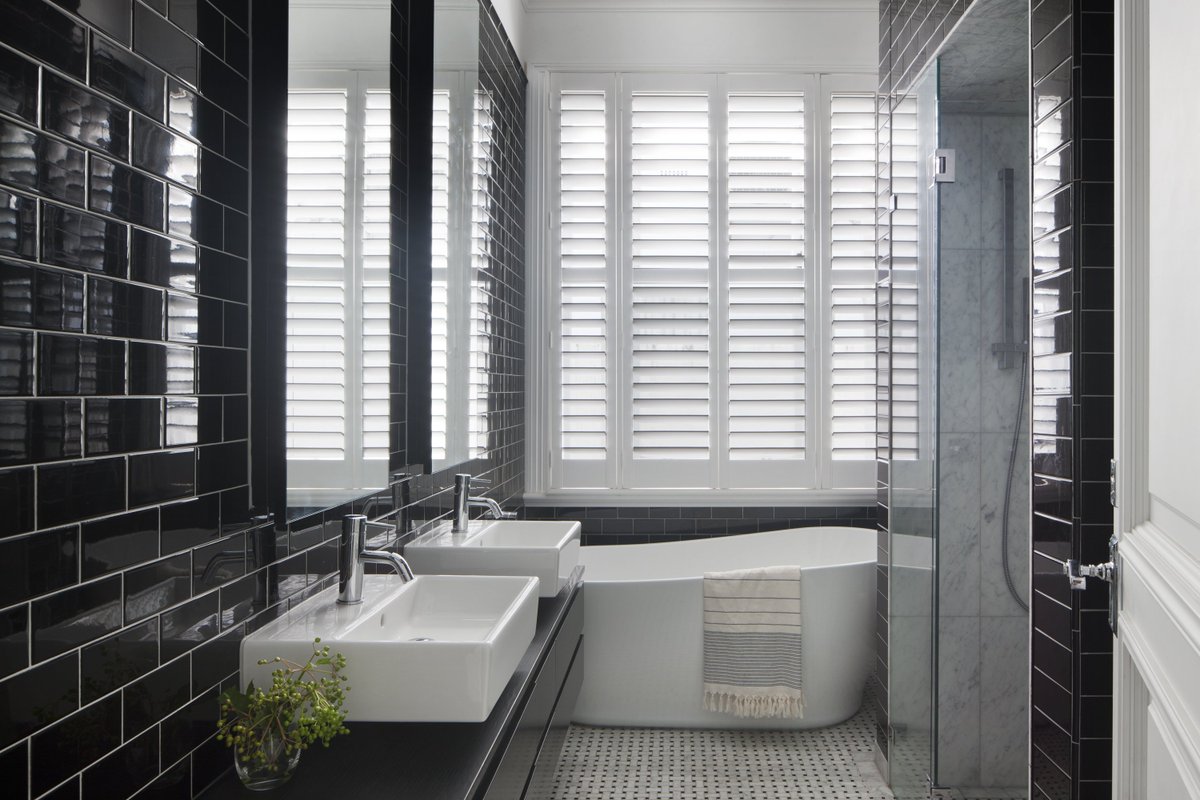 Is shower, bath or both best? Uncover #DesignersSecrets for your #DreamBathroom here: ow.ly/Zhf04