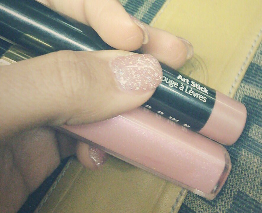 SannetteNicole's tweet photo. Nudity at its best 💋 #Chanel #BobbiBrown https://t.co/vCXcDzQPWd