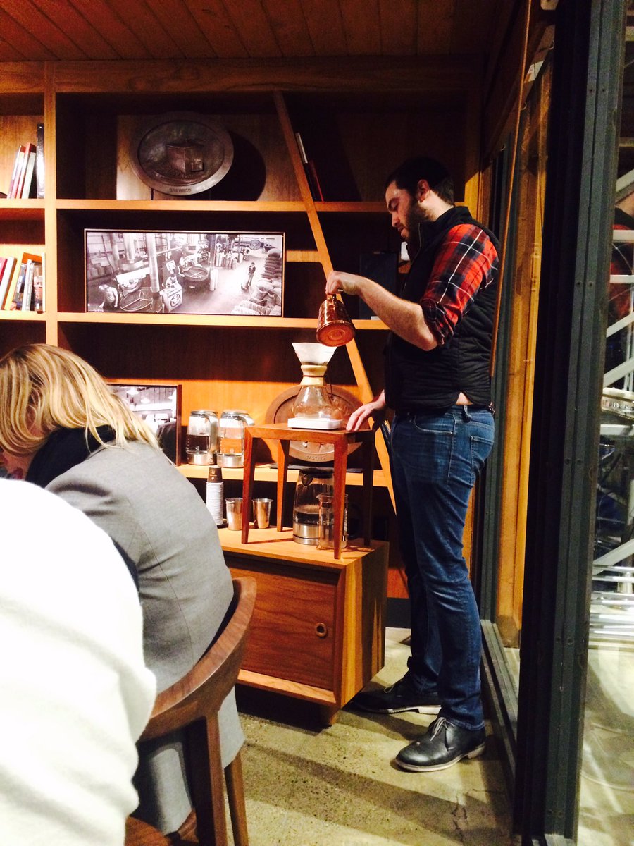 MichelleRullo's tweet photo. Starbucks Reserve Roastary & Tasting Room! @JeffSDanley #area147 #tobeaparter https://t.co/rJYLlqYpEw