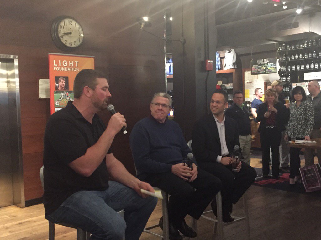 LightFoundation's tweet photo. Our football discussion is underway. Thank you @SI_PeterKing & @MikeReiss for being with us tonight #LFSpeedofLight https://t.co/B10eQOBT2U