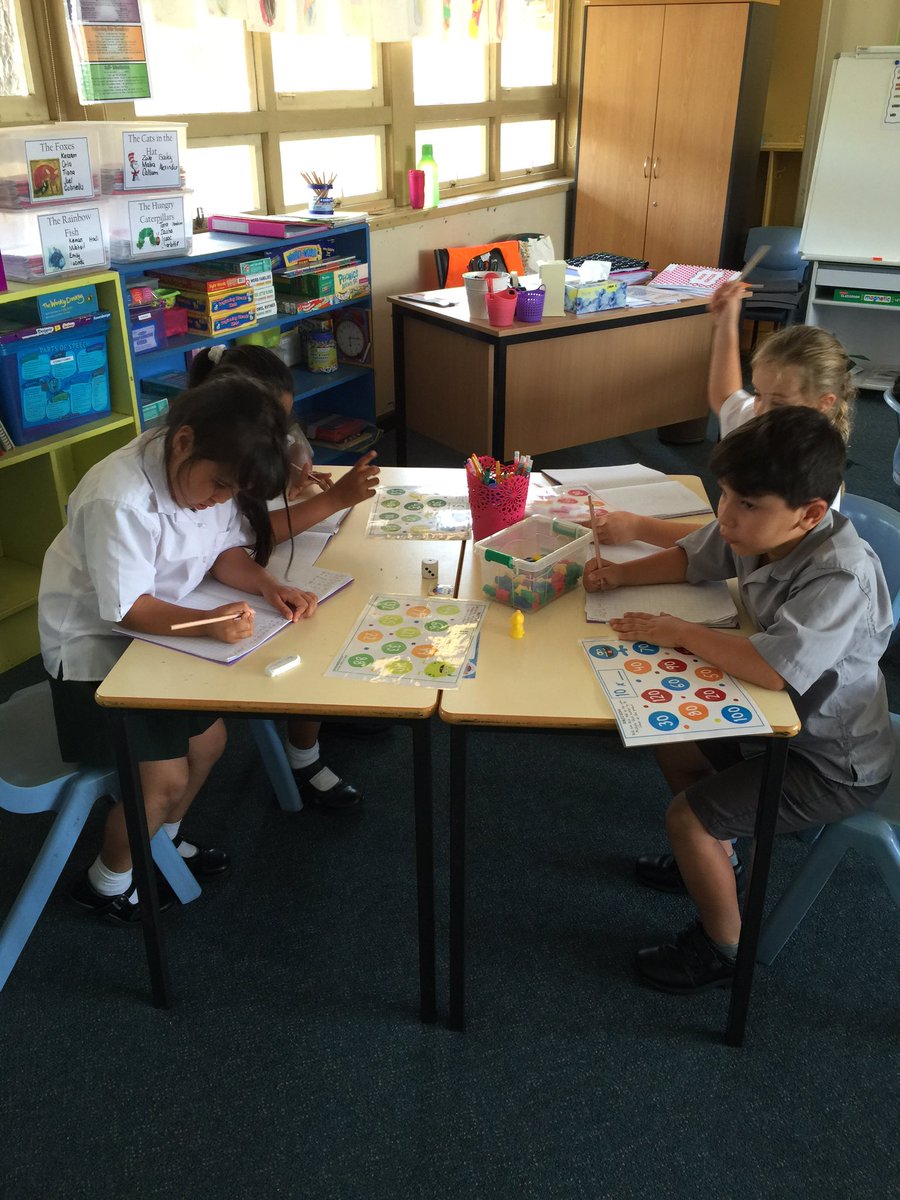 miray_ghantous's tweet image. Learning multiplication by making equal groups of #1g2016 #learningisearning @Sherwood_Grange