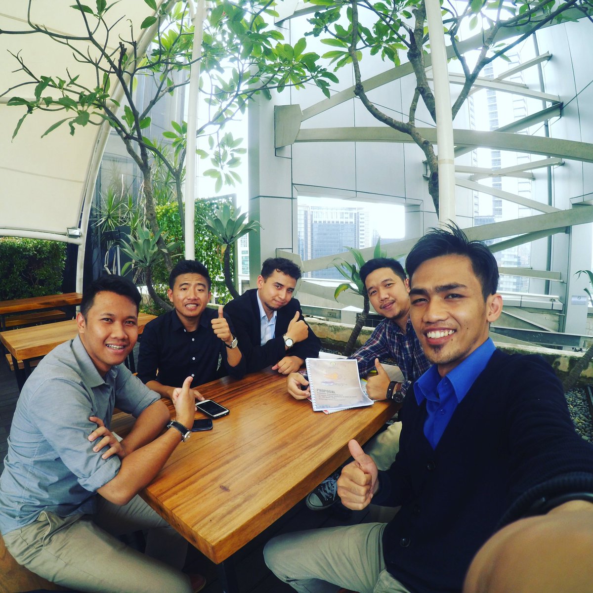 sicairo2016's tweet photo. Meet &amp; greet @ImdadAzizy dkk brng @addrianz @NET_CJ @netmediatama  Net TV bersinergi utk sukseskan SI PPI Dunia 2016 https://t.co/Be4mAa9l8l