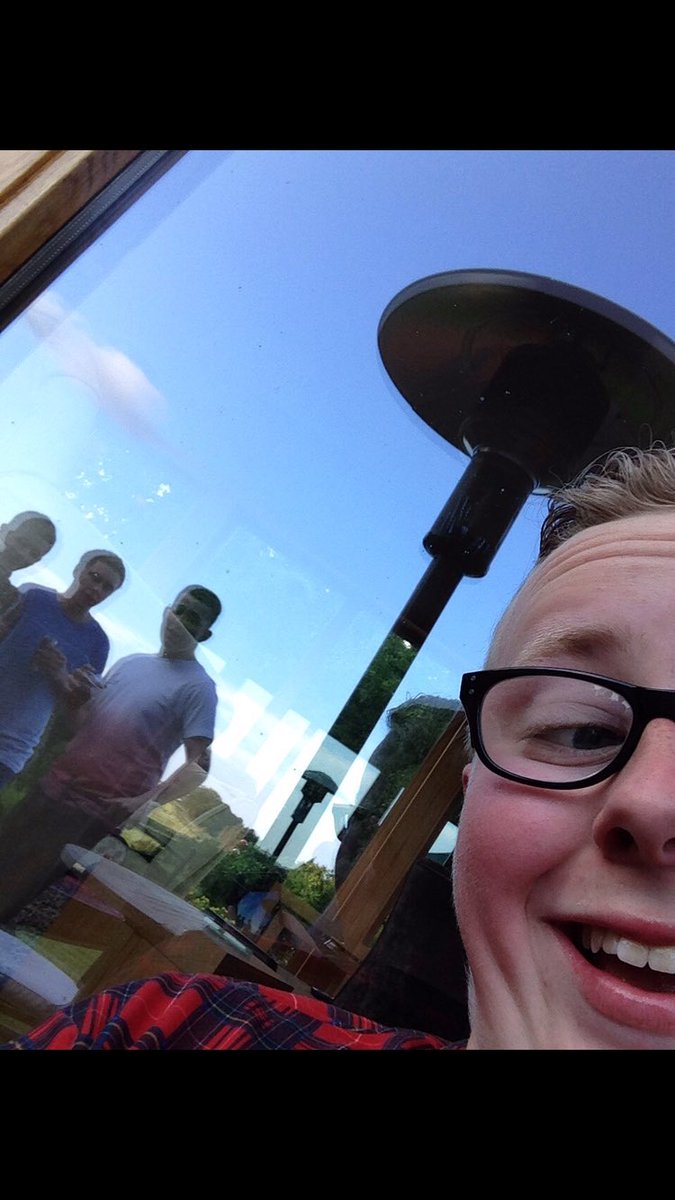 CammyMilne97's tweet photo. Happy birthday bud 🙊🚗 #parttimeplumber #fulltimelegend https://t.co/WFNCbgFQiX