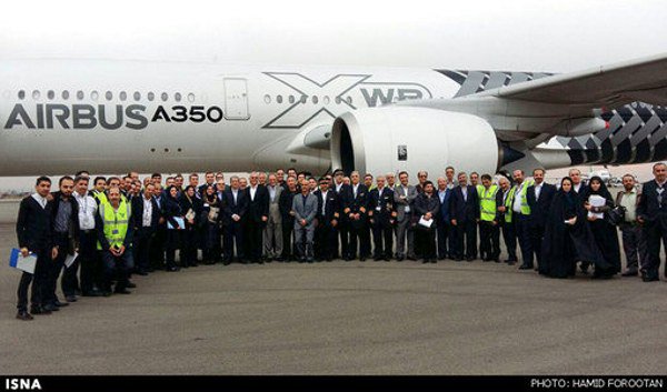 IranFrontPage's tweet image. #IRGC Commanders in Sarcastic Photo with “Homegrown” Missile iranfrontpage.com/news/politics/…
#iranmissiletest