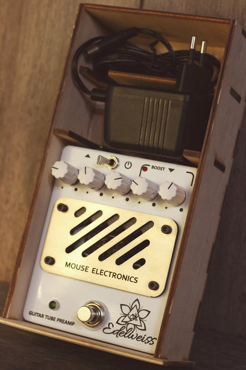 mouselectronics's tweet photo. Edelweiss - tube guitar preamp
https://t.co/RNE1XNsPFw
#effectsbay #pedalofaday #effectsdatabase https://t.co/VRwZjVgSne