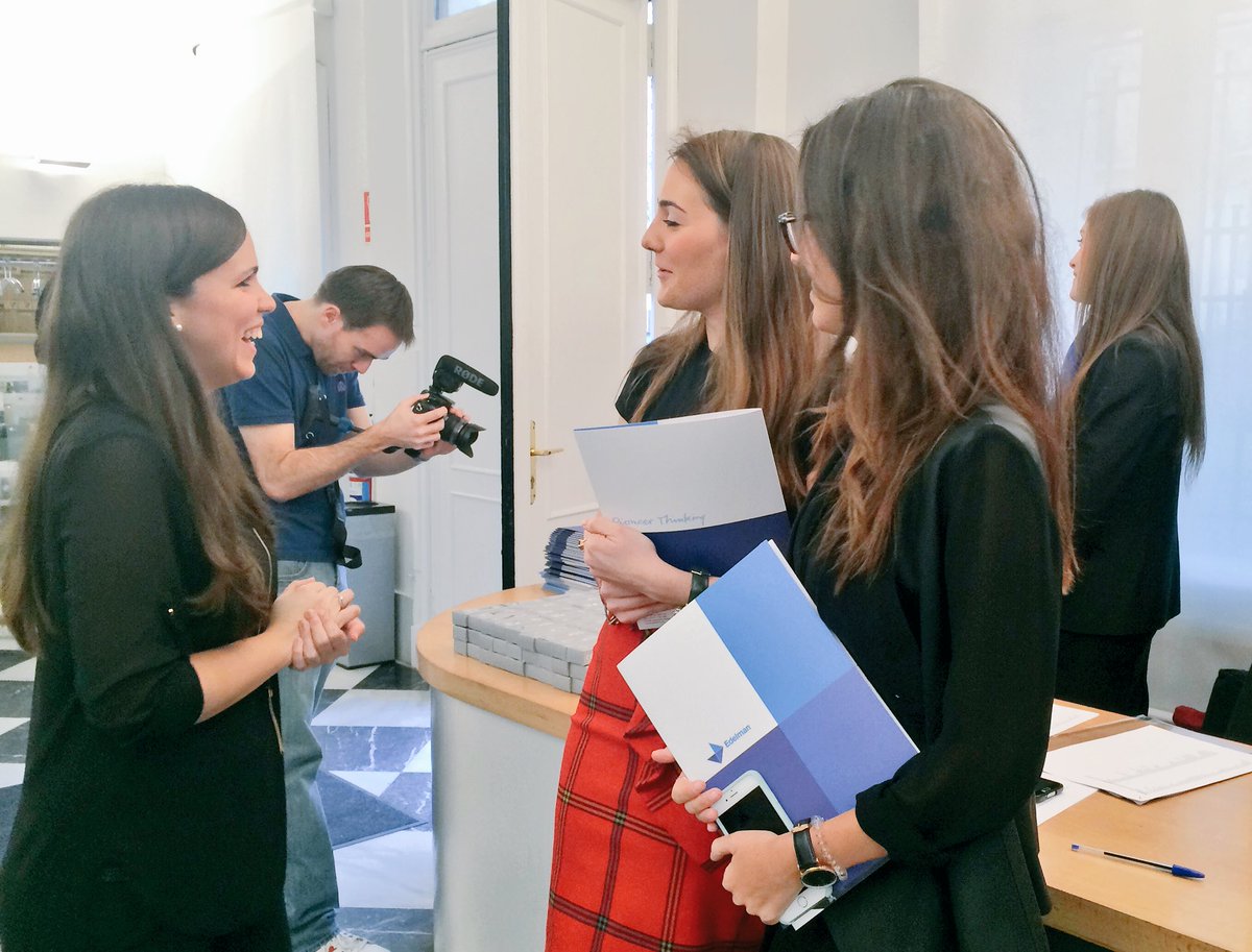 Todo el equipo 💪🏻 de <a href="/Edelman_Spain/">Edelman Spain</a> preparado para el #EdelTrust