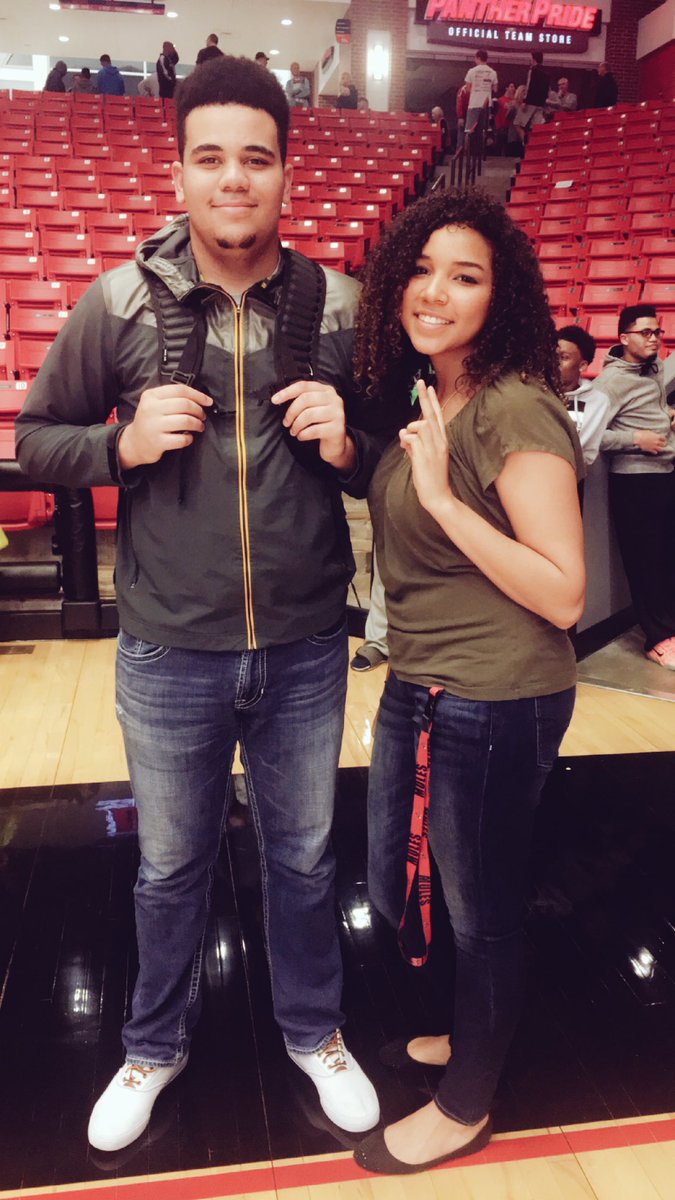 417SQUAD's tweet photo. Supporting our Big Mike tonight with his outstanding skills @michaelFowler35 🏀 https://t.co/KSq3U7fx8b