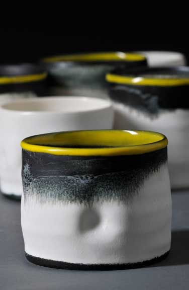 Great contrast in these #ceramiccups by London's #kyracane