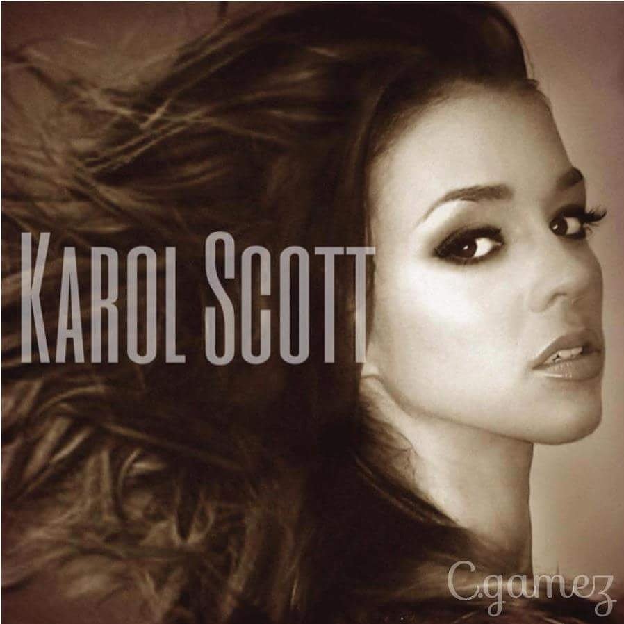 RealKarolScott's tweet photo. Buenas noches!! Recuerda bajar la Aplicacion Univision Conecta! https://t.co/62emIESOp0  #NBLKarol #nblkarolvoto https://t.co/0BBwtP0kHi