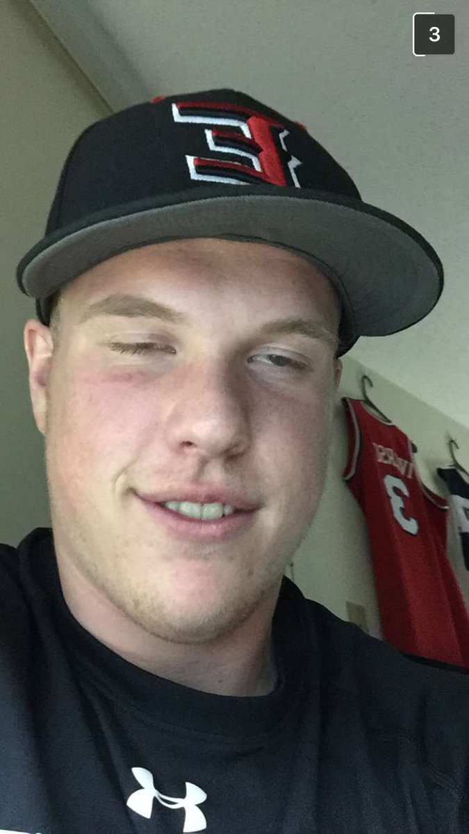 phoen10's tweet photo. Mitchell appreciation post. @Mitchdavis50 #studyhardkids https://t.co/m9WimE3ORT