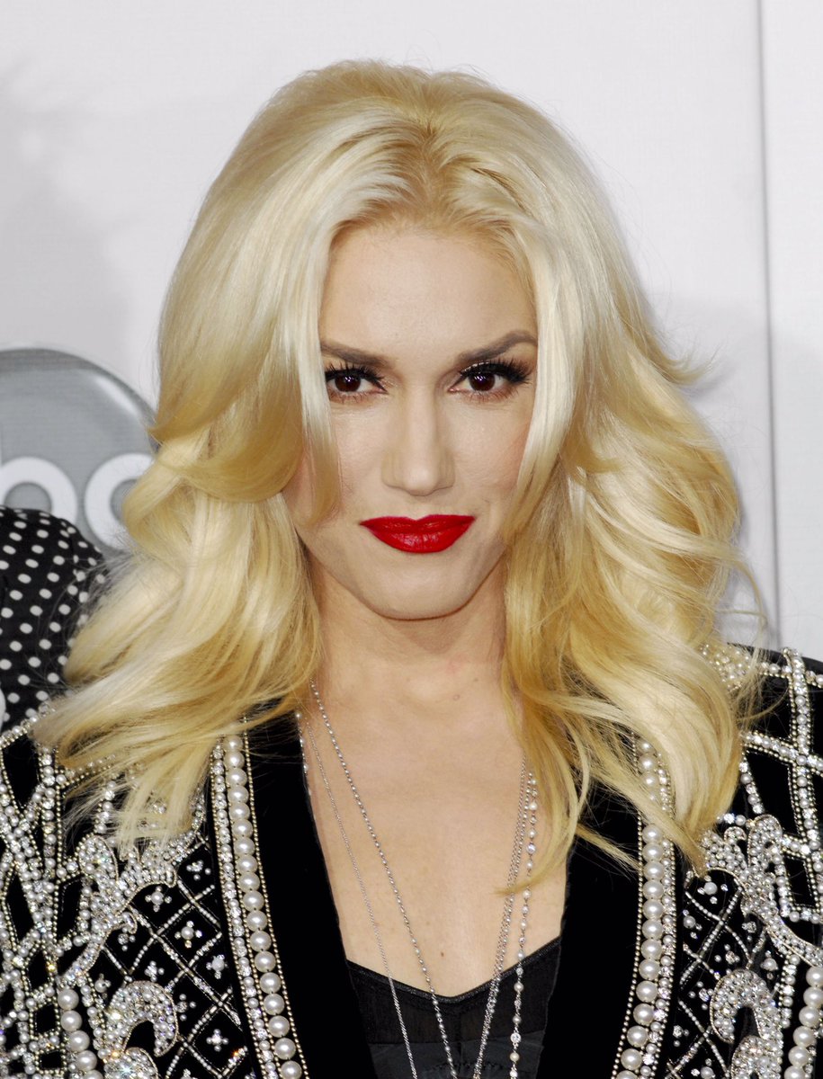 darthmewwww's tweet photo. Gwen Stefani is still the queen. idc. https://t.co/bYOFhr9uRk
