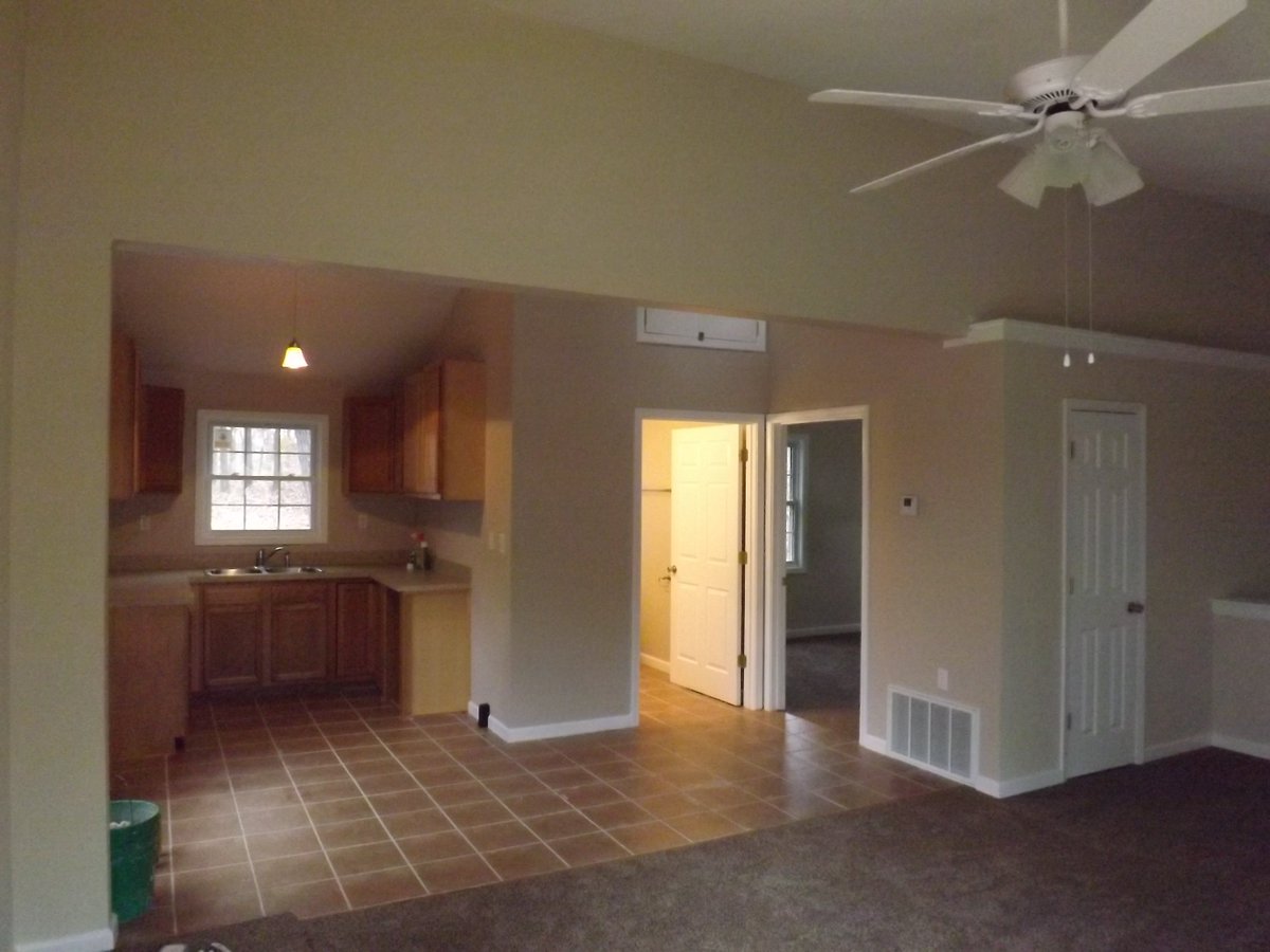 BobL10's tweet photo. Nothing to do but unpack!
4 Bed 2 Bath 1600 Sq Ft
https://t.co/IXldL5nsew https://t.co/4Zm3gjtUsr