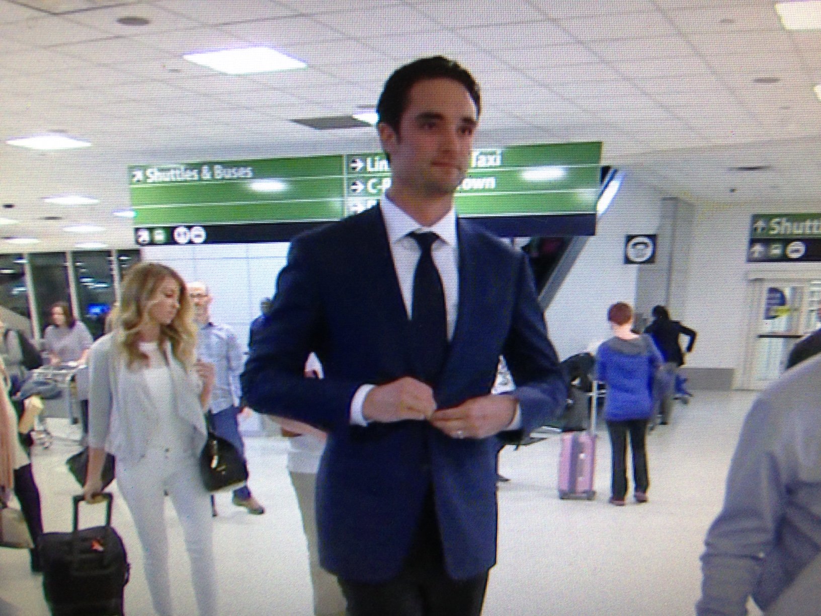 CdKYaP8XEAAIK_l.jpg:large