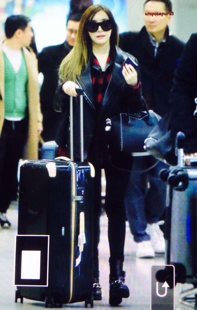 [PIC][10-03-2016]Tiffany trở về Hàn Quốc vào chiều nay CdK_snkUYAIZYHU