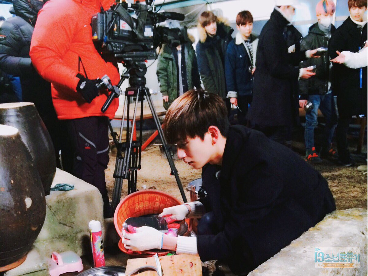 mbcmusic_13boys's tweet image. 낚시🎣의 참 맛(?)을 알아버린 텃밭요정과 이제 눈감고도 척척~ 생선 손질이 가능한 홍조사😁