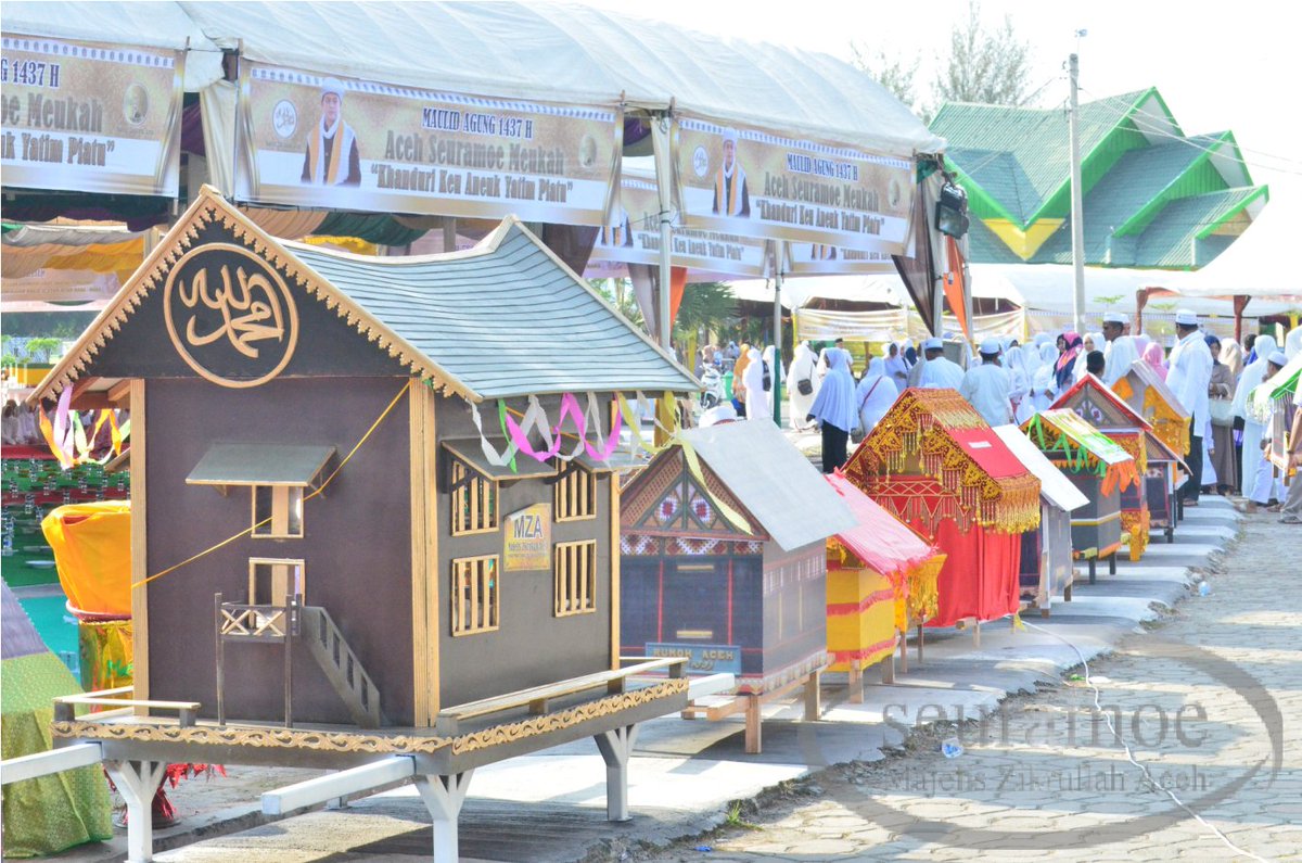 MZA_ACEH's tweet photo. MAULID AGUNG 1437 H MAJELIS ZIKRULLAH ACEH (6/3)
#syaikhmuda @SamunzirHusein  #aceh #maulid #1437
#zikiraceh #news https://t.co/Zikzb2O5Mh