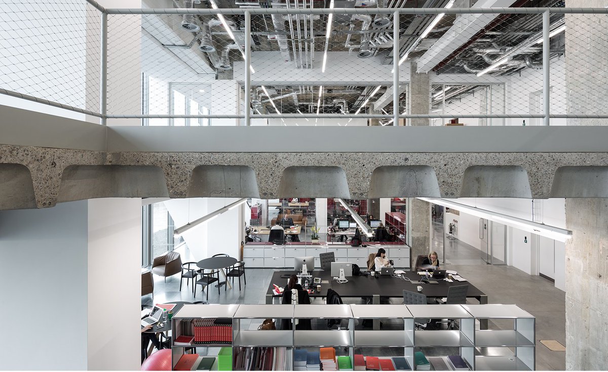 wallpapermag's tweet photo. London's Sea Containers House becomes a modern office: https://t.co/68oyTmYqlU https://t.co/068G2LP5TK