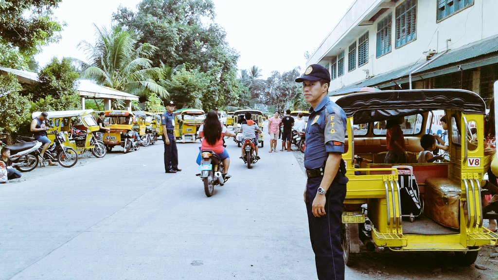 FTPDigosCityPS's tweet photo. 030916 Team 2 of FTP conducted patrol at Don Mariano Marquez Elem. sch @pnpts_rstu11  @pnp_ts https://t.co/f2ovB8wnjX