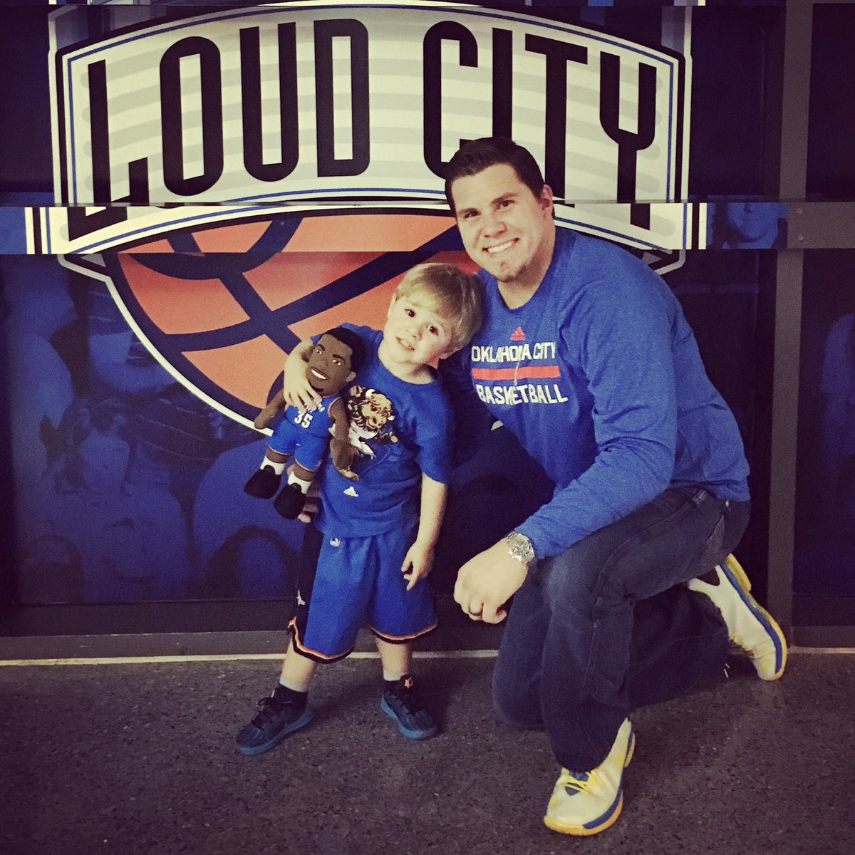 D_Walk74's tweet photo. Had the best time with Beckham tonight in his first trip to #LoudCity! #ThunderUp #WeAreThunder #MensTown https://t.co/UqXtzGFbAk