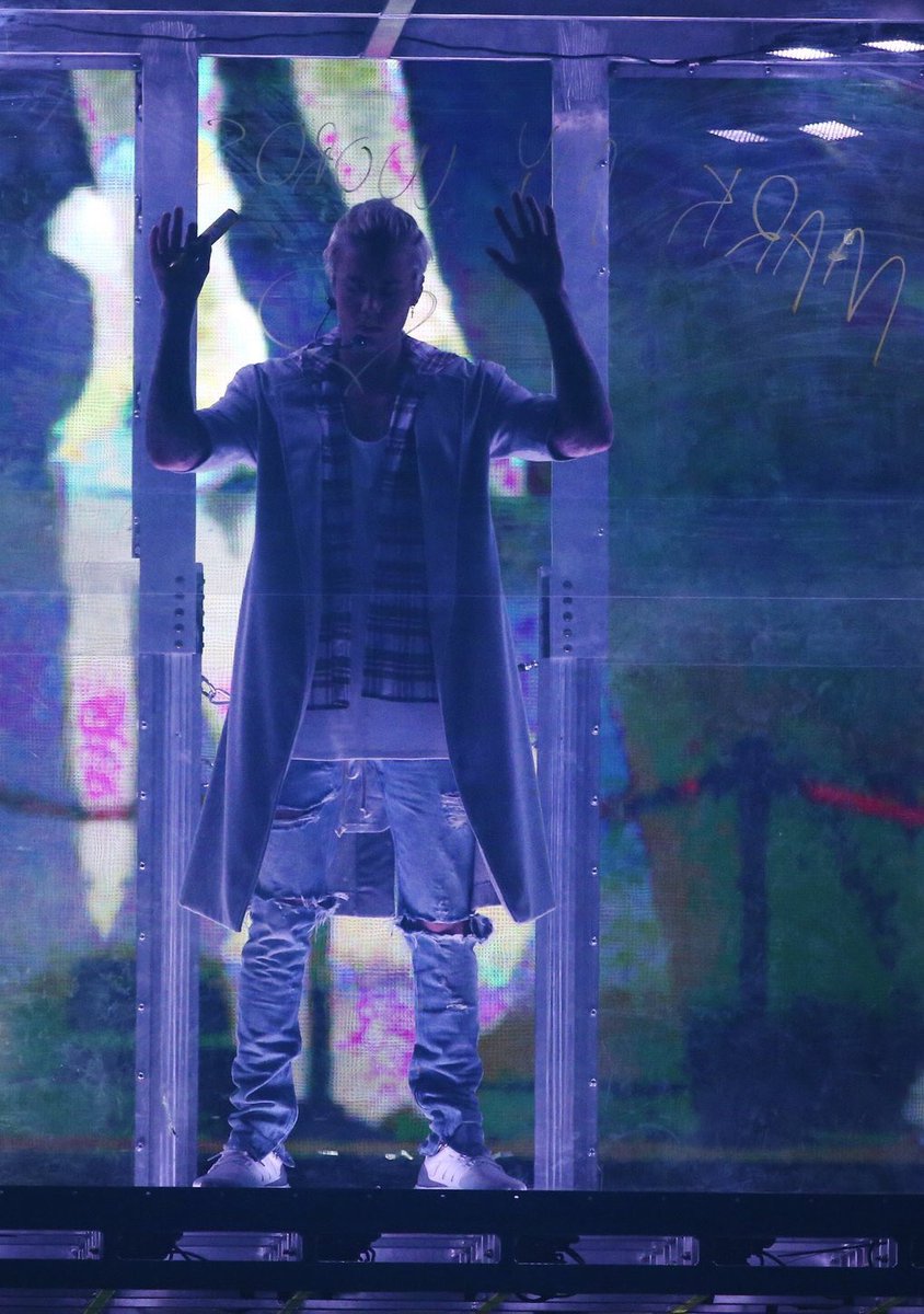 PurposeTourTeam's tweet photo. (19) More photos of Justin Bieber performing at #PurposeTourSeattle tonight! (March 9) https://t.co/5rzZnhza3q