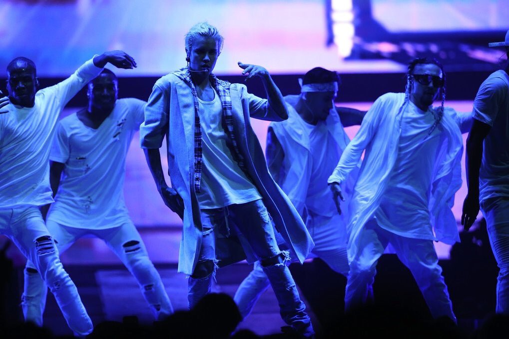 PurposeTourTeam's tweet photo. (20) More photos of Justin Bieber performing at #PurposeTourSeattle tonight! (March 9) https://t.co/JJzHtk3ciO