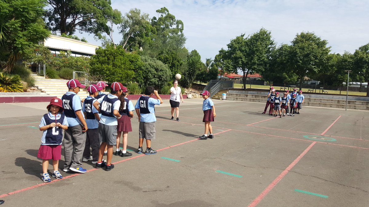 AWPS_GetActive's tweet image. Learning some netball skills with @MissEldridgeAW this afternoon #getactive #sportingschools