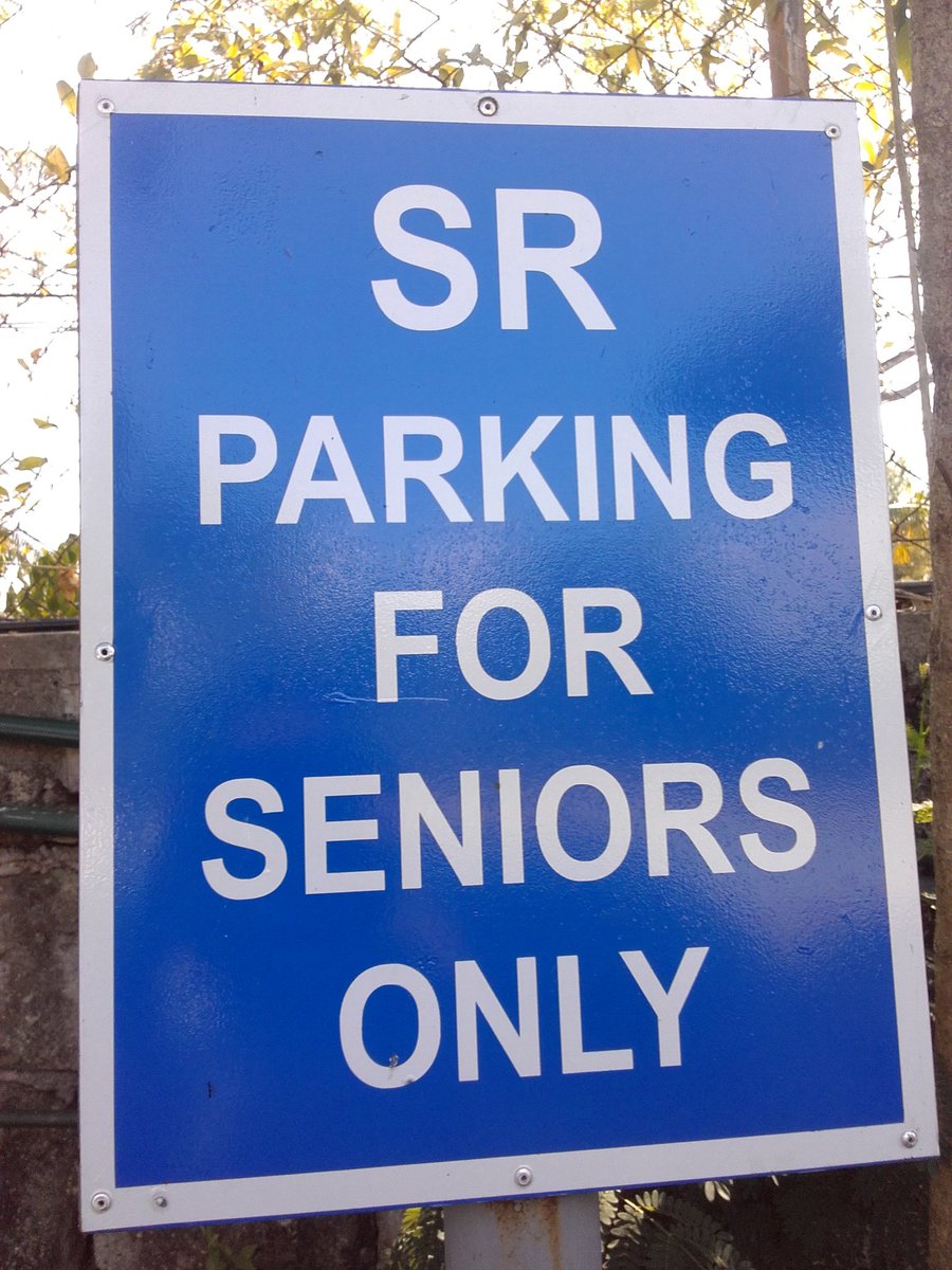 ePAULsiPAUL's tweet photo. Good thing Alabang Country Club knows who the reall bosses are. #Seniority #SRBatch2016 #DaBoss https://t.co/Mop9FcvEnb