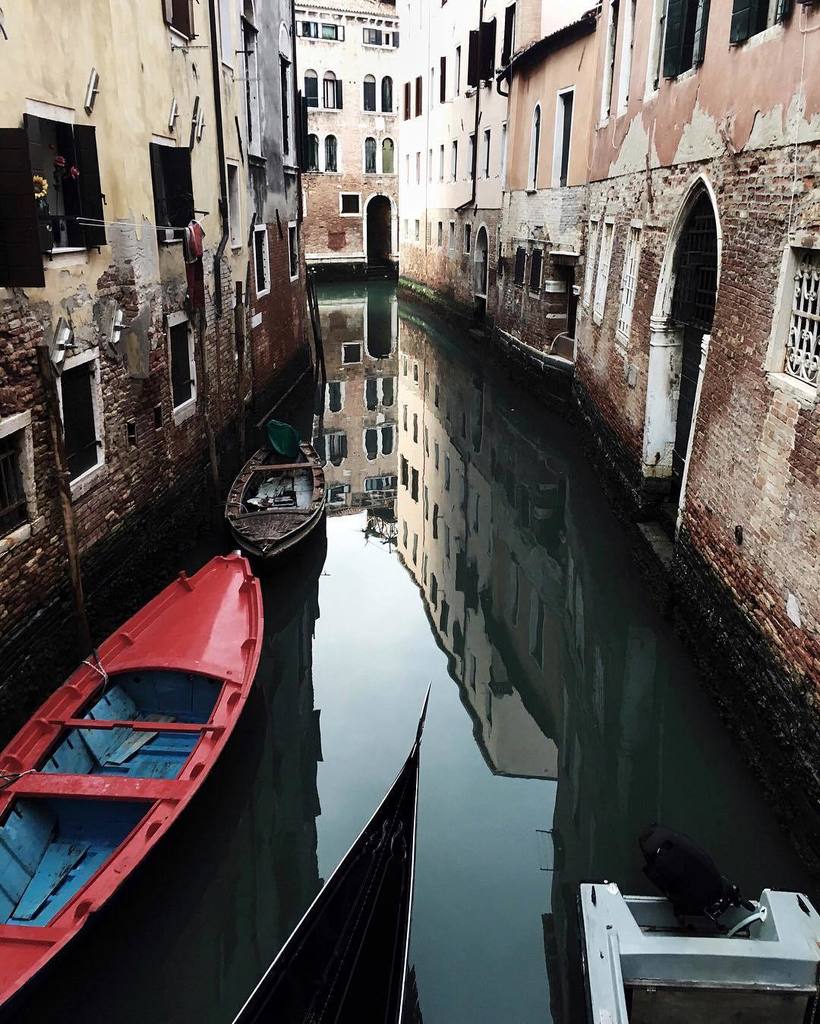 MarcoValmarana's tweet photo. G' morning! ⚡️ #Canalgram
#BoatsOfVenice https://t.co/ys8ehg2u78 https://t.co/KH1NUaztki