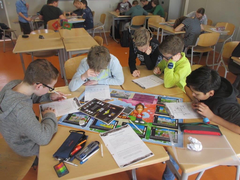 minkemacollege's tweet photo. Brugklassen mavo &amp; mavo+ verdiepen zich in project #globaland #themaweek https://t.co/RO24jwRjzn